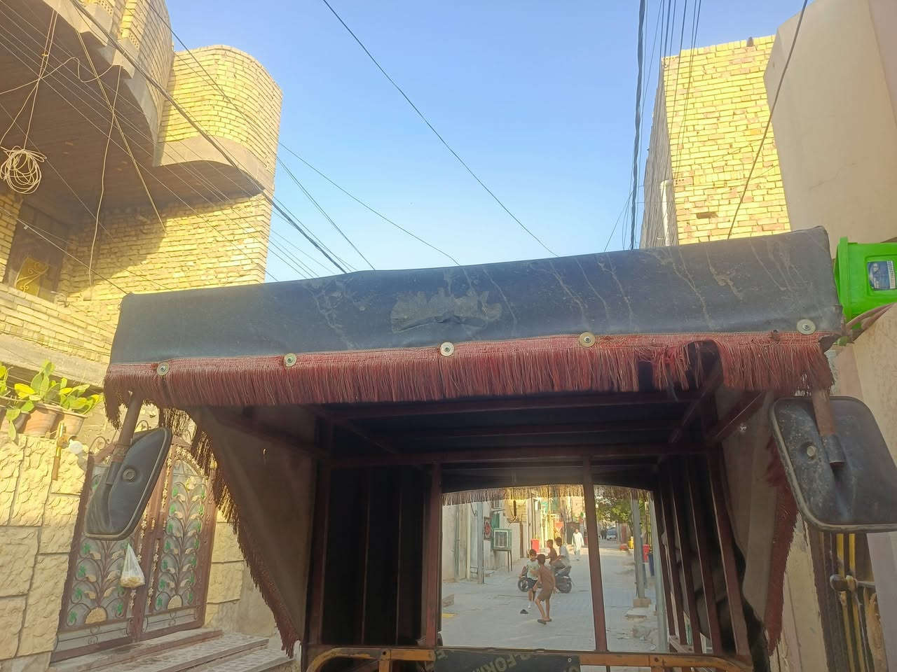 سلام عليكم ستوتة للبيع دايوان 2015 شغاله سلف وهندرمكينة 25مكاني بغداد مدينة الصدر سعر مليون ونص الرقم ***********واتساب
