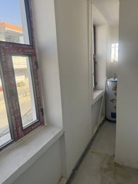 شقه للايجار جديد الشعب مقابل سوك المدينه  غرفتين وصاله وخدمات   طابق ا...