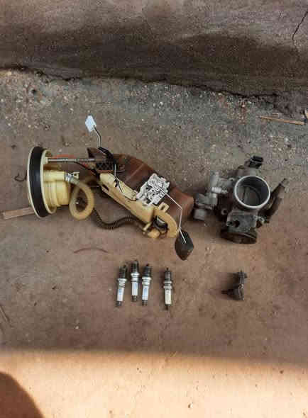 ١عبوه فيتبم كامله من ٧ لل ٩
٢ تخم بلكات تفصيخ
٣ حساب باب سنسر مال هواء
٤ جويتر كامل 
كلهن تفصيخ ونضاف مكاني بابل

نوزلات ١٦٠٠ شرط يقطرن تقطر اذا مو اصلي مرجوع

***********
