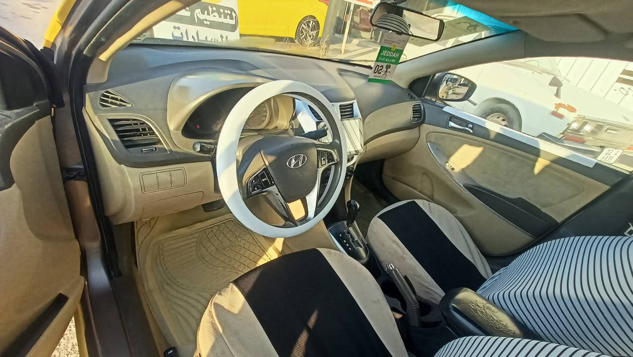 السلام عليكم هيونداي اكسنت 2013 رقم جديد محرك گير شرط سياره  طخم جديد سياره جديده ماعليها حجي شرط التحويل السعر 100 ورقه وبيها مجال المراجعة مكتب الصادق فرع محطة التاميم قبل النزول المعارض مقابل معرض عالم السيارات اتصال ***********//***********
