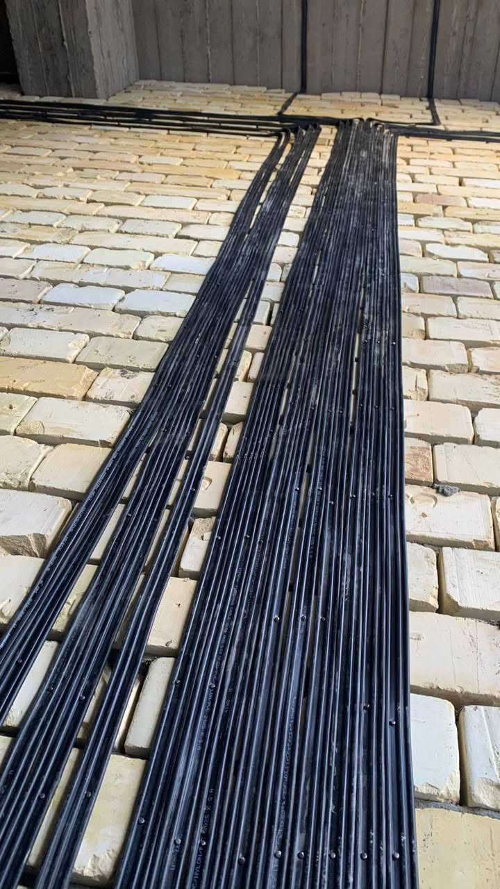 📢 تعلن خدمات الكهرباء – علي الكهربائي ⚡
📞 للاتصال والحجز  ***********واتساب
🔌 خدماتنا: 

تأسيس وصيانة كهرباء المنازل والمحلات. عمارات .
مجمعات سكنية

تصليح عطل كهربائي طارئ.

ترتيب لوحات الكهرباء وضبط الأحمال.

✅ شغل مضمون + سرعة بالإنجاز + أسعار مناسبة.
✅ أمانة بالعمل وسمعة طيبة.
✅ خدمة داخل [ الديوانيه].
