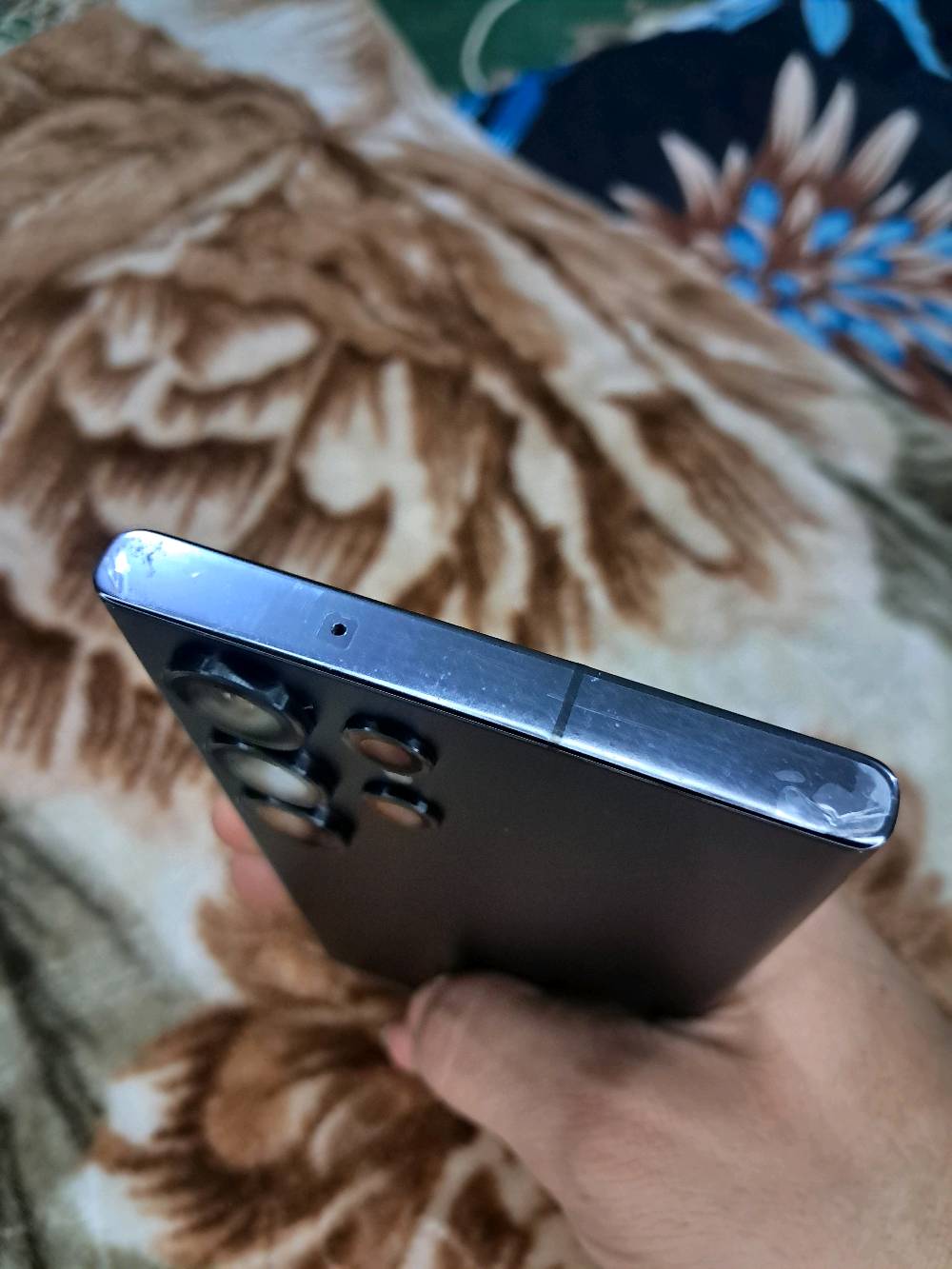 سلام عليكم ..اس 23 الترا شرق اوسط دبل خط✅
 ذاكرة  256 /12 داخلية 12 ✅
كارتون ملحقاتة كاملة ✅
 نضافة 99% موضح بالصورة (الجهاز جان مضموم)✅
محتفظ بي وما متعوب ابدا لعبة منازلة  بي ✅
مكفول كفالة عامة وتربروف ✅
مواصفاتة معروفة ميحتاج اشرح كامرة وبطارية وكذا ..
السعر (750) بي مجال بسيط حك الجية فقط✅

هاتف *********** اتصال او واتساب ✅