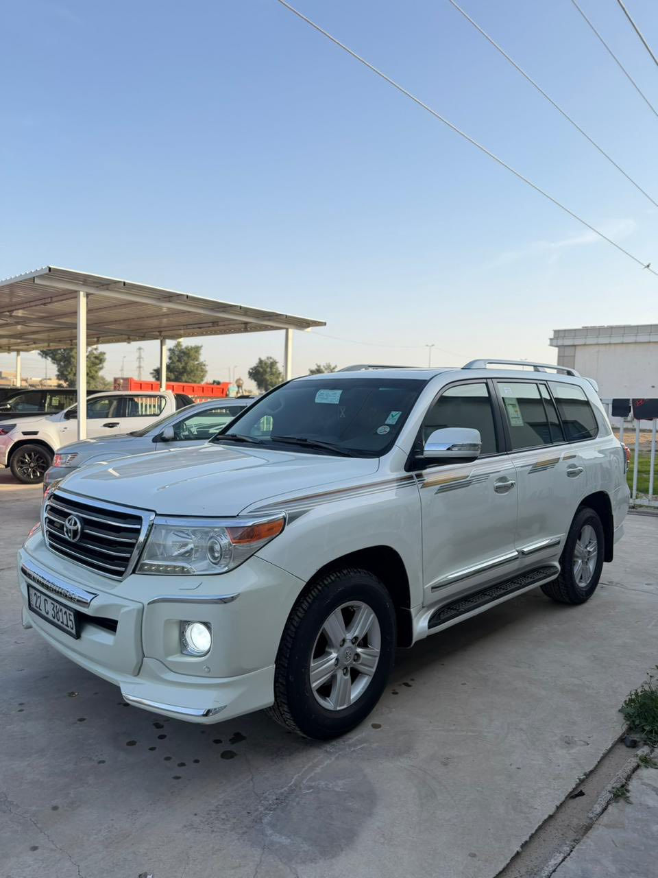 السلام عليكم شباب  
لاندكروز13 
بريم اصل
السياره مكفوله من الصبغ والتبديل مكفول كفاله عامه  
ماشيه 200الف
رقم بغداد  ومكانها بغداد   
تحويل ثاني يوم السياره باسمي شخصيا 
السياره جديده بشكل وبالعافيه الي تصير من نصيبه
سويتلها سيرفس كامل وتخم تاير جديد وحداديه جديده  سعرها 390 وبيها  مجال 
*********** 
بغداد راشديه
