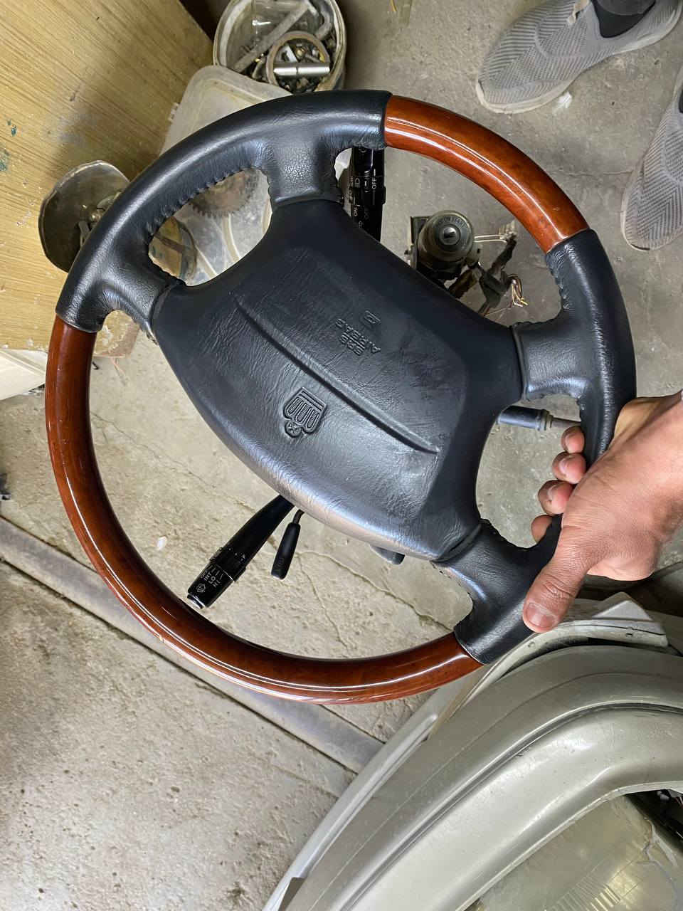 السلام عليكم ورحمه الله وبركاته
استيرن راس ثور كامل الشه كامله اي نقص مابيه دركه اصليه صاج عاج اصلي مو صبغ بلاديه شريط البداله ستيران كامل مو كهرباء حاويه وارد اليابان شرط الفحص 

***********
***********

موجود توصيل الجميع المحافظة العراق
