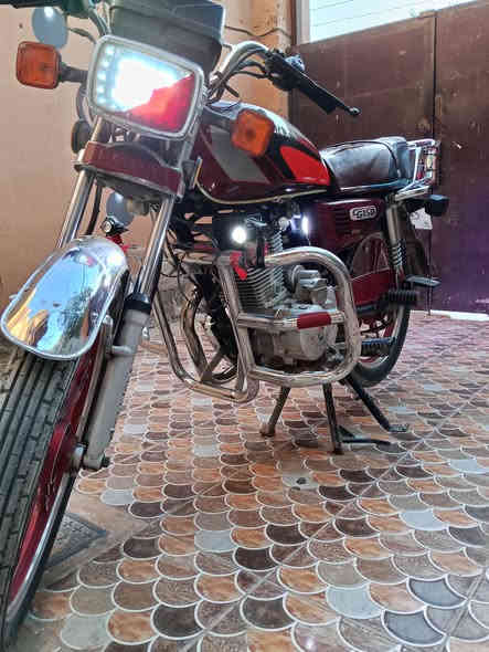 السلام عليكم سيفان موديل 21على وضع الشركه مابيه كل نقص كامله مرواس ب25 وانطي فرق *********** مكان الدراجه بعقوبة تقاطع الساده ويرهم بيع
