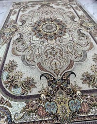 فرش ايراني • ٧٠٠شانه • ٥×٣م