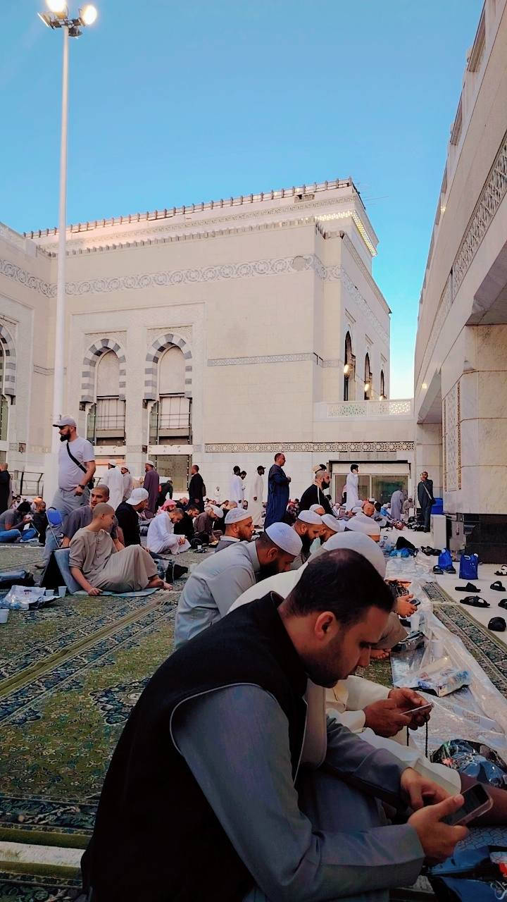 أجواء رمضانيه في الحرم المكي مع معتمرينا الكرام تقبل الله منا ومنهم صالح الأعمال نسأل الله أن يجعلنا وإياكم ممن يعيش هذه النفحات المباركه القادم لكم بإذن الله تعالى
مكتب الحجر الأسود للحج والعمرة والسياحة والسفر فرع ديالى


**إذا كنت صاحب هذا الإعلان وتريد حذفه لأي سبب، رجاءا أرسل رسالة إلى الدعم الفني**