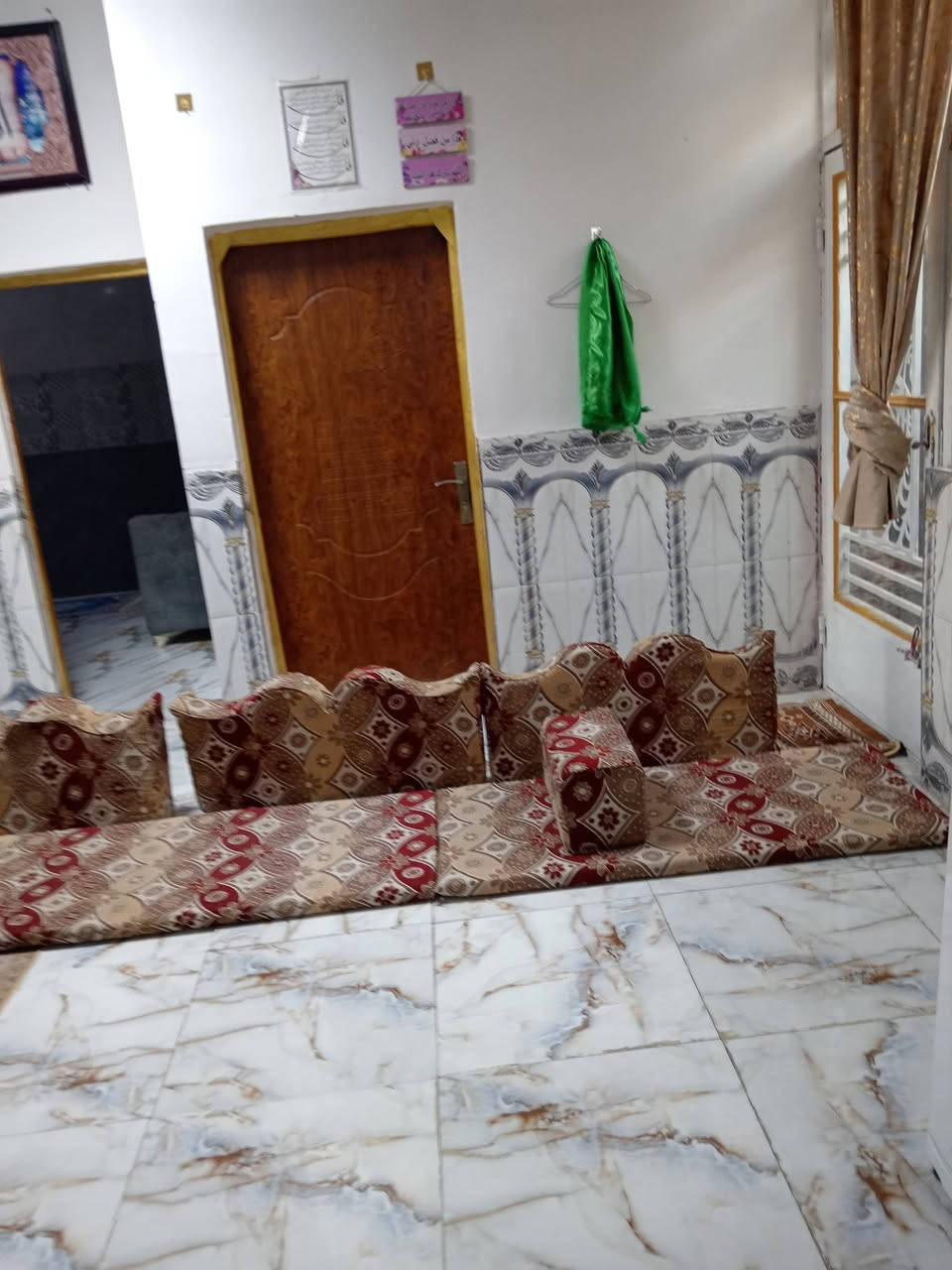 نص جلسه اخت الجديده
الحر سواده مدرسه الحسام
***********
