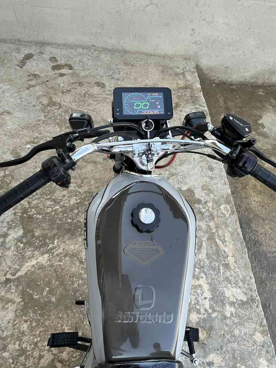 موديل 2025 نضافه 100/100
السعر 750 وبي مجال 
***********
