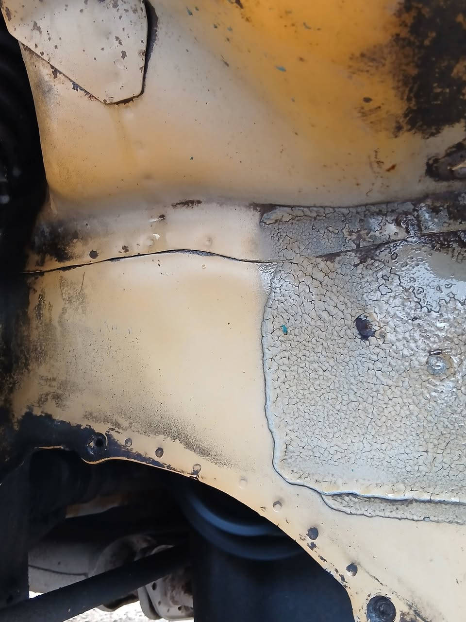 السلام عليكم سايبه ٢٠١١ السيارة جاهزة كير مكينه شواصي مكفولات نقص تبريد فقط السيارة مابيه صبغ بيها بس بارد وخياس بالصندوك ممسوي السيارة جاهزة ع اخر حبايه رقم انكليزي تحويل مباشر معروضه ب٢٨ وبيها مجال حك الجية
مكانها شارع فلسطين المهندسين 
التبريد مو شغال..
هاي كل تفاصيلها وصورها موضحات السيارة احلى من الصور
***********
