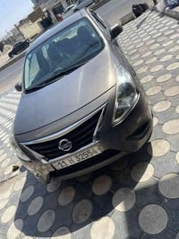 نيسان صني هندي 2019 ابو البليتة الزركة  السياره مكفولة من الضربه والصب...