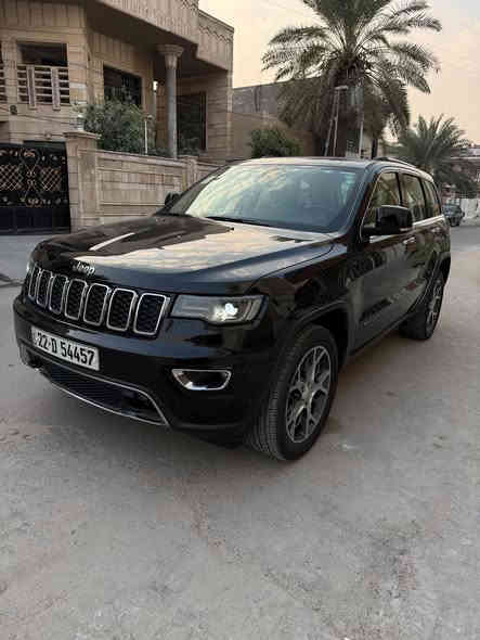 السلام عليكم 
جيب. كراند شيروكي لمتدد 
2019 وكاله هارلم 
مكينه v6 
رقم سنويه جديد 
ماشيه 36000 KM
كلين مكفوله عدى طلقه بلتكمه الوره منافذه
سلايت / كشنات كهرباء 
مواصفات جيب معروفه 
سياره جاهزه بدون نقص. 
السعر 295$ بيها مجال بسيط. 
عنوان سياره بغداد / جميله شارع خيرالله 
 ***********
