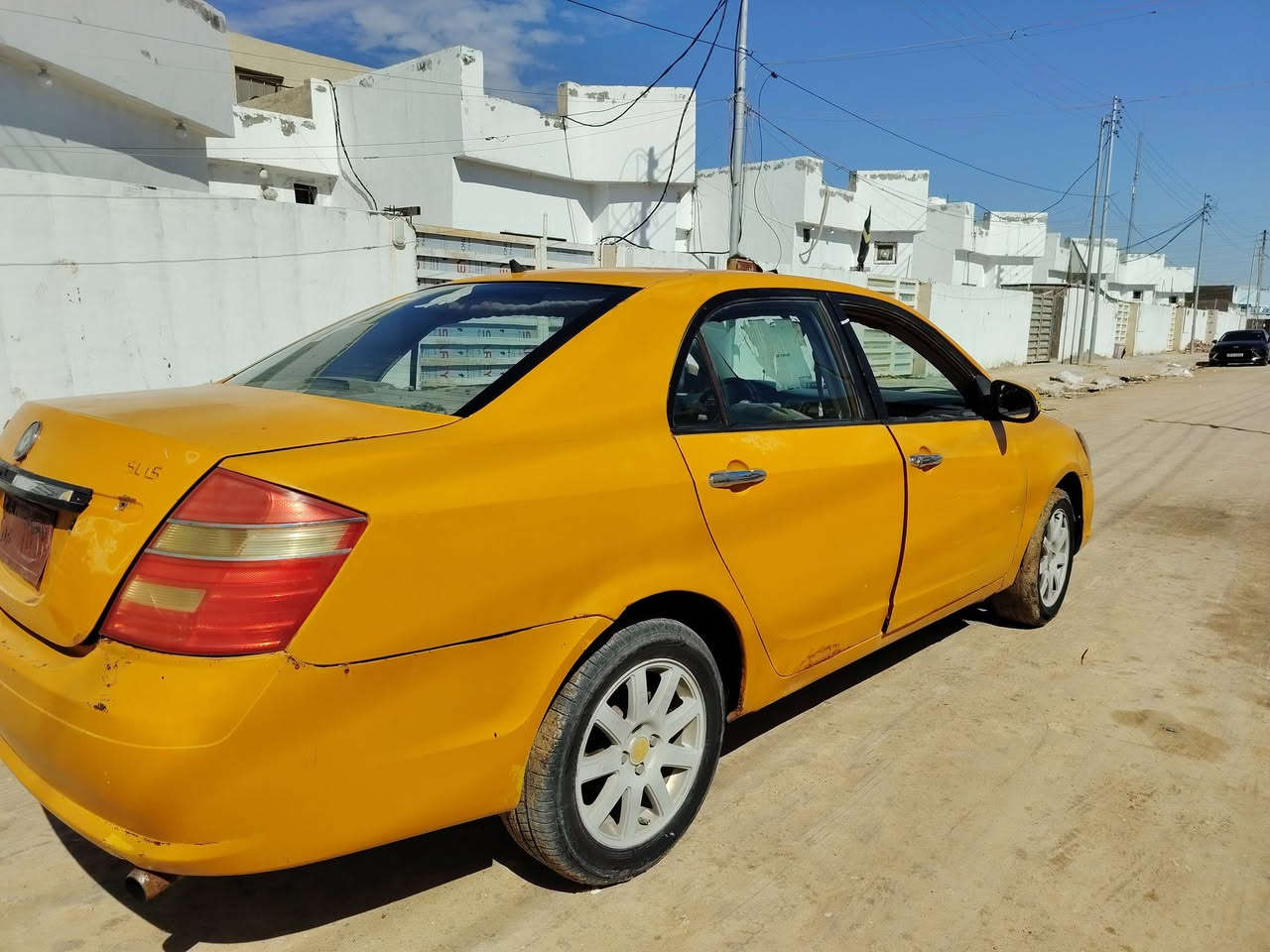 سلام وعليكم موديل 2012 كفاله من العيب شرعي سياره واكفه صارله سنه مكينه بيه دخنه كير جديد حديده جديده سياره رقم صدامي تحويل مباشر اكفلك عيب وتحويل
سعر15وبيه مجال مكان سياره سماوه المركز ***********
