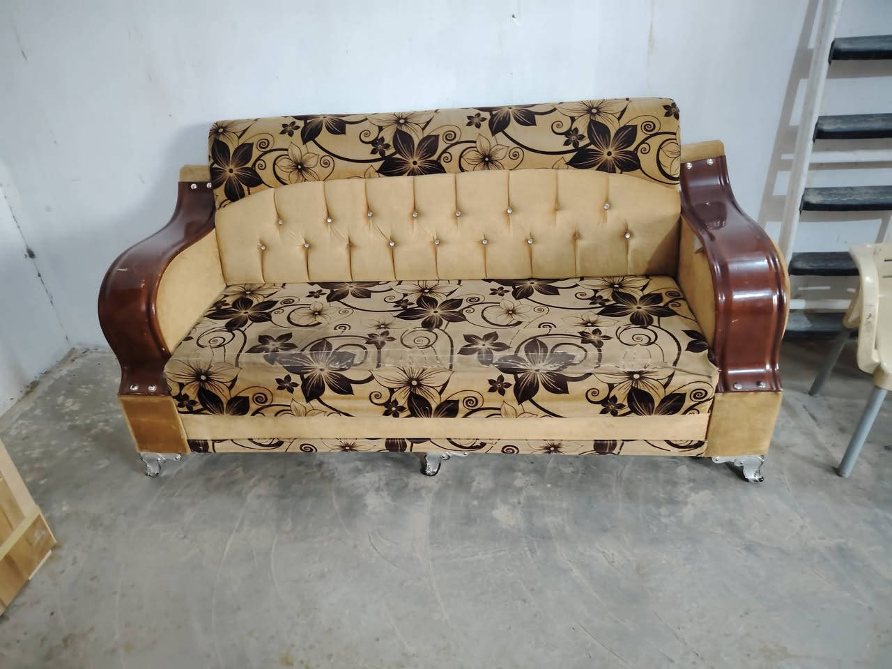 السلام عليكم احبتي 🌷 بيع وشراء ومراوس🌷 كافه الغراض المنزلية العنوان شهربان قرب❤ جسر الانكليز مدخل سريحة ***********🌿 بدارة خالد التميمي 🌹 مزاد الجوادين قضاء المقداديه 🌿يوجد خدمة توصيل فقط داخل ديالى
