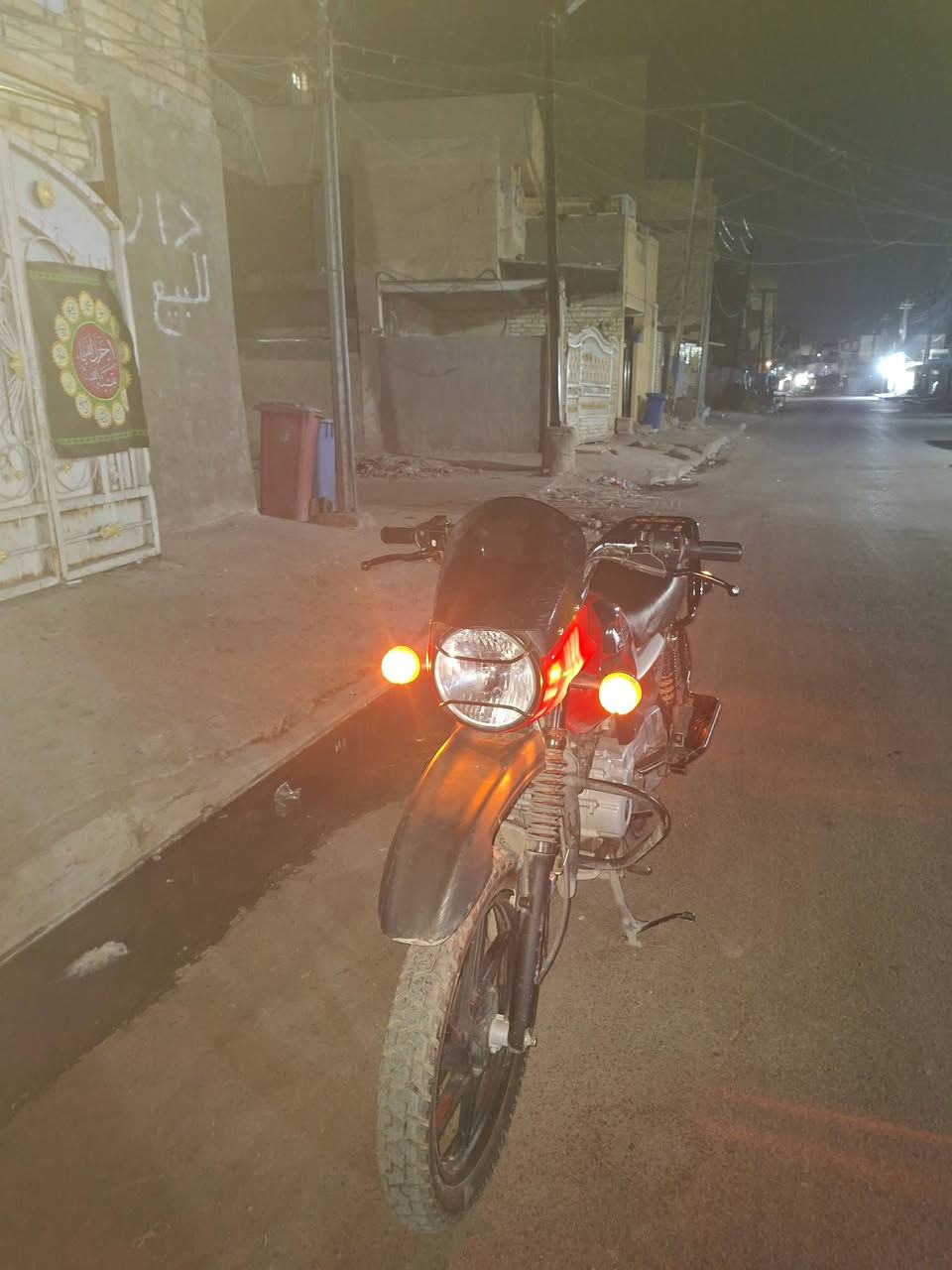 سلام عليكم دراجة بوكسر موديل ٢٠٢٥ دراجة ماشية ١٢ الف بعدها بحالت الوكالة سعرها 2750 وبيها مجال حك جية مكاني البياع ***********
