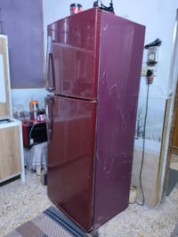 ثلاجة حجم كبير سعرها 75 المكان بغداد كسرة وعطش 07717500798