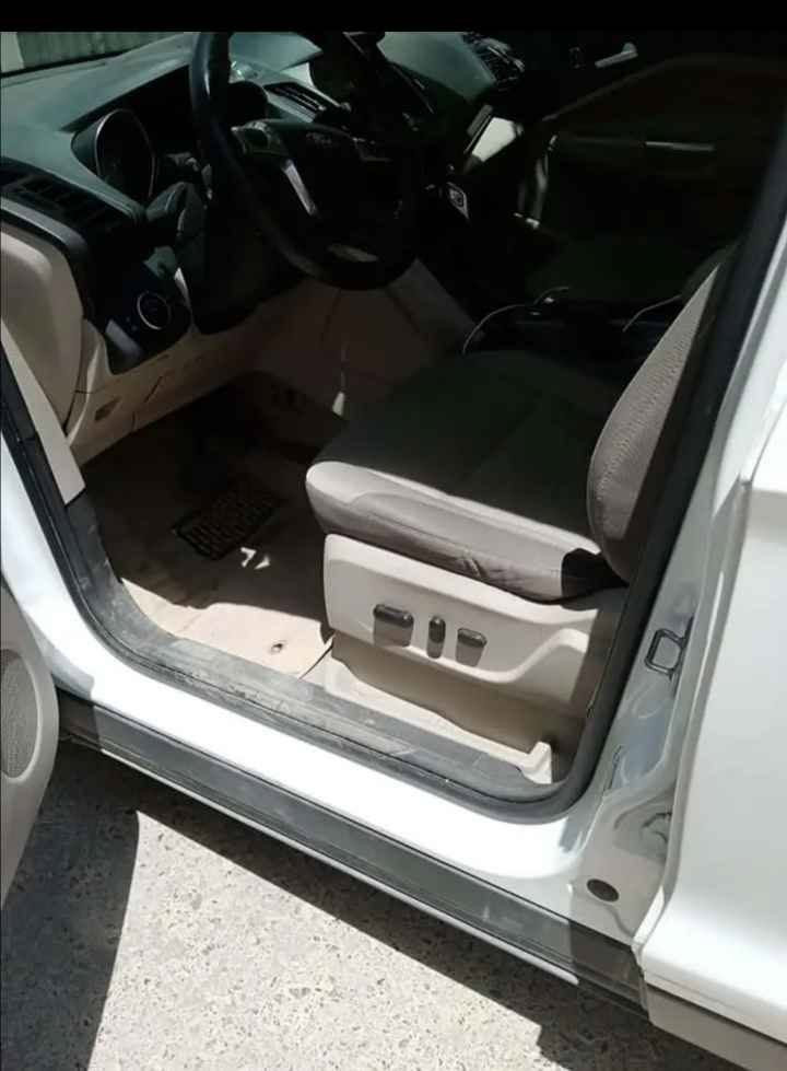 فۆرد ئسکایپ ئەمریکی            مۆدێل ٢٠١٦، گێڕ ئۆتۆماتیک و عادی ،مەکینە ١٦ تۆربۆ گێڕو مەکینە بە شەرت ،١٠٠،٠٠٠ کم ڕۆشتووە، مواسەفات(ناو زەرد،کوشن کارەبای، شاشە گەورە ئایپاد، کۆدی دەرگا، سنوق شەفت)
لێدراوەی چەمەلەغی لای سەکن و بۆنیت 
نرخ: ٧٨ و معامەلە
*********** السليمانية, العراق

