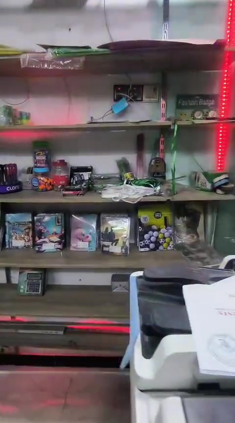 مكتب للبيع الشهداء
نهاية شارع المنجزات 
يحتوي على قرطاسية وطابعات وحاسبه 
مكتب موبايلات واستنساخ مثل ماموضح بالتصوير 
للبيع هو والموقع والديكور شلع 
للتواصل خاص


**إذا كنت صاحب هذا الإعلان وتريد حذفه لأي سبب، رجاءا أرسل رسالة إلى الدعم الفني**