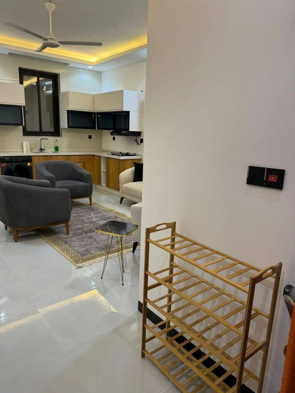 السلام عليكم:🏢🏢🏠🏠🏢🏢
 #توجد شقه للإيجار #مؤثثه فولvip تحتوي على #غرفتين نوم وصاله وخدمات .
#العنوان// المنصور حي المتنبي .
#للاستفسار  أكثر الاتصال على الرقم:
*********** يوجد واتس 📞.
