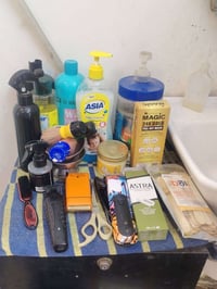 ٣ كراسي ملكي  ٣ ميوزه  ارفوف  أدوات حلاقه  جهاز بخار  السعر  ١٥٠٠ بي م...