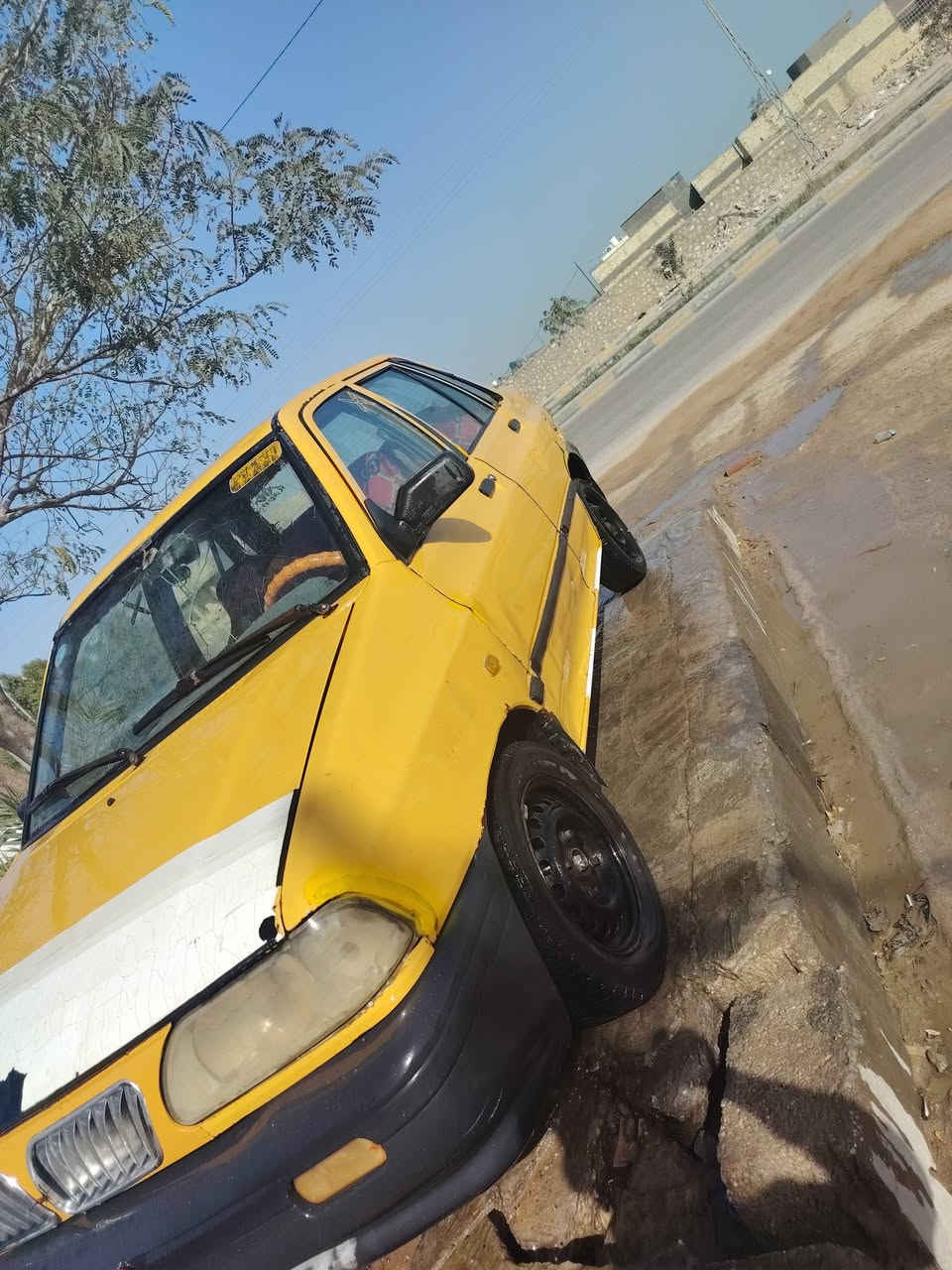 سلام عليكم سياره سايبه 2014 سياره بيخه خيط بخار قليل تخم تاير جديد تبريد شغال سياره مكفوله نضيفه سنويه عضم عاج ساقطه 21 مكان نجف راعي بنجف سعر 12
***********
