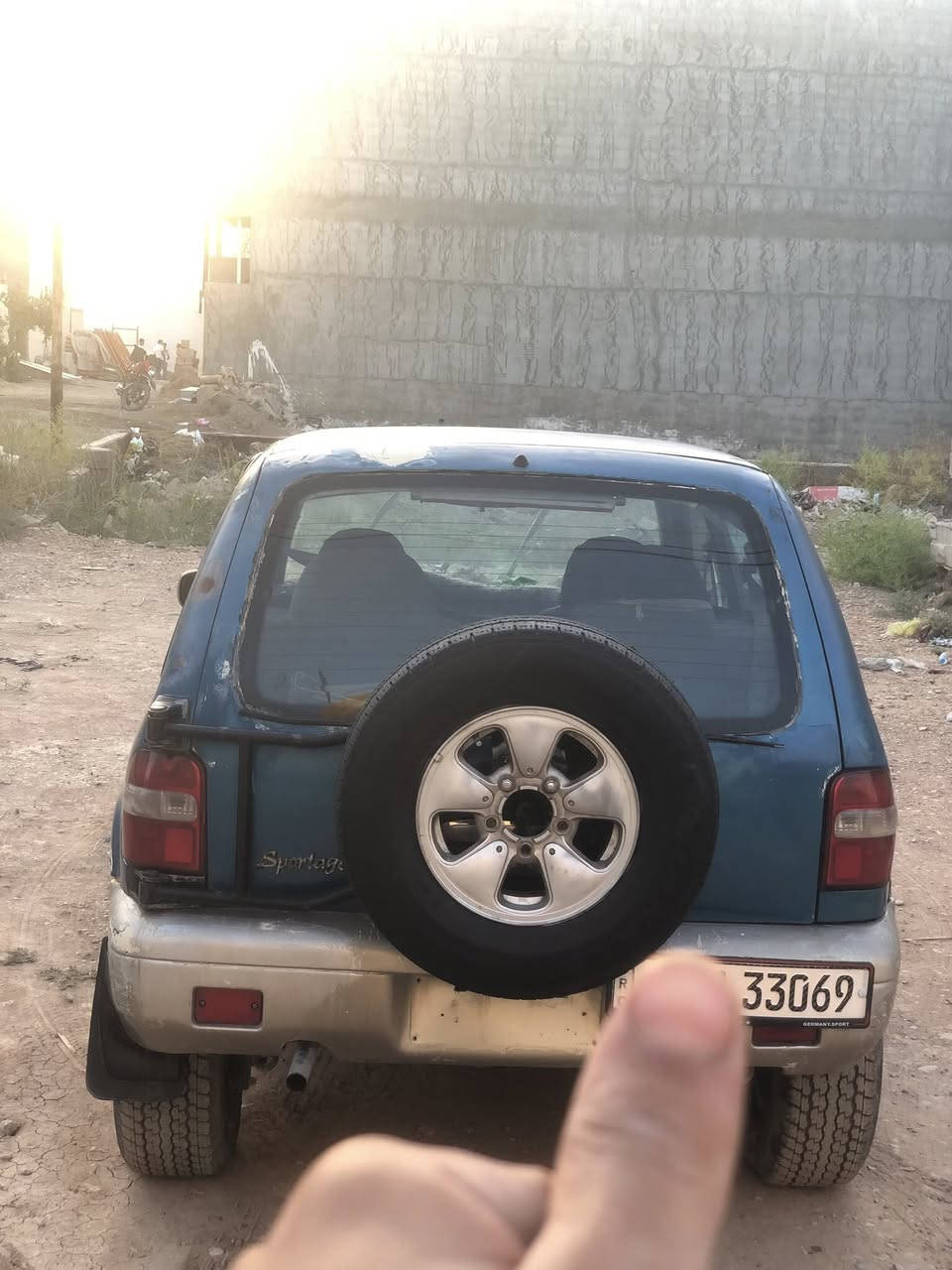 سبورتج للبيع كير ومكينه بلاد وبشرط صدر امامي خلفي جديد تخم تاير جديد رقم انكليزي بغداد باسمي تحويل ثاني يوم فرر ويل شغال كير عادي سياره جهازه من كلشي نقوصات خفيفه وعوزها صبغ سعر ٤٠ وبيها مجال رقم*********** هاتف و واتساب
