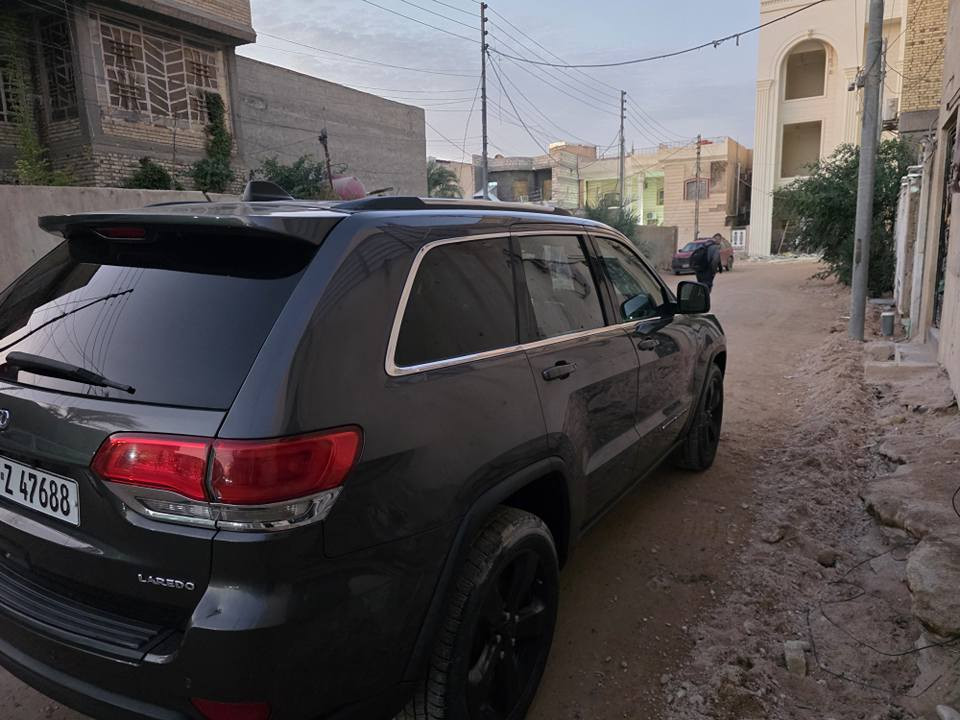 السلام عليكم 
جيب لاريدو مديل 2017 
وارد امريكي بدون حادث ولا غرق ولا سرقة 
بيهة كلير بالقمارة من امريكا صور امريكا مرفقة بالمنشور
داخلة بكتاب ضباط 
وهنا بالميناء نباك البنيد مالتها وشديت تجاري فقط
السيارة بأسمي رقم بغداد مكان السيارة البصرة 
مكفولة محرك و كير و تبريد وحدادية 
السعر 192  وبيهة مجال للشراي 
للتواصل***********
*********** البصرة, العراق
