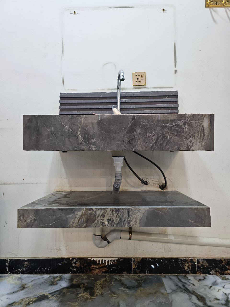 السلام عليكم
للبيع ...
كرسي عدد 2
مرايه عدد 2
رف عدد2
ميز عدد2
مغسله 1
...للمعلومه الكرسي ممستخدم ابد.. 
للتواصل0772509135


**إذا كنت صاحب هذا الإعلان وتريد حذفه لأي سبب، رجاءا أرسل رسالة إلى الدعم الفني**