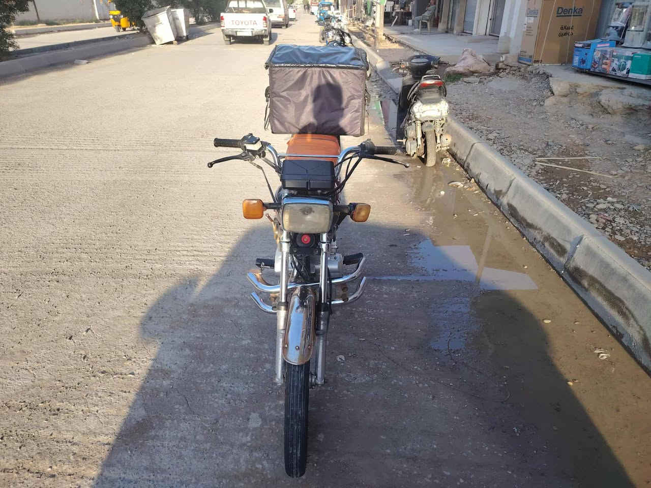 سلام عليكم دراجة سيفان للبيع موديل 20 بدون اوراق مكفولة من سرقة بيها  دخانة خفية ونقص كهربائيات سعر 325 وبيها مجال الاستفسار ***********
