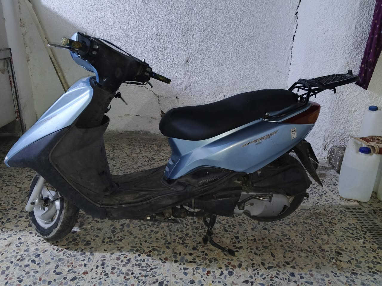 سلام عليكم دراجة بريز اكزر كفالة عامة بس الكفر جديد ما بيها اي نقص السعر 750الف وبيها مجال مكان مدينة الصدر رقم***********
