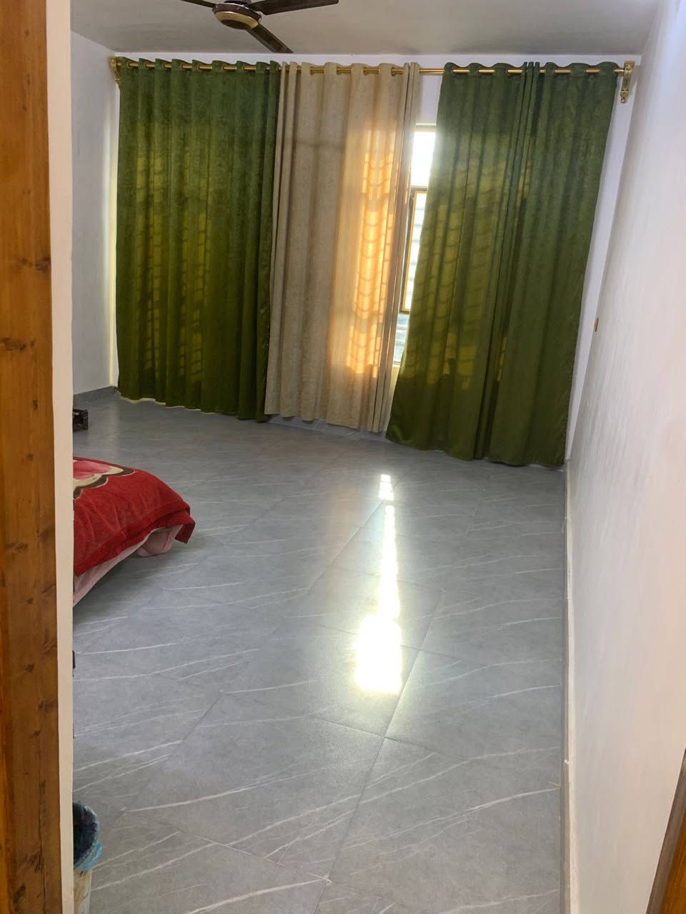 بيت مساحه 100متر طابو سند 17 متكون من 4غرف بناء درجه اولى عل شارع 10متر منطقه كامل خدمات العنوان المدائن الجعاره مقابيل جامع سيد علي /شارع ماهر الاستفسار ***********
