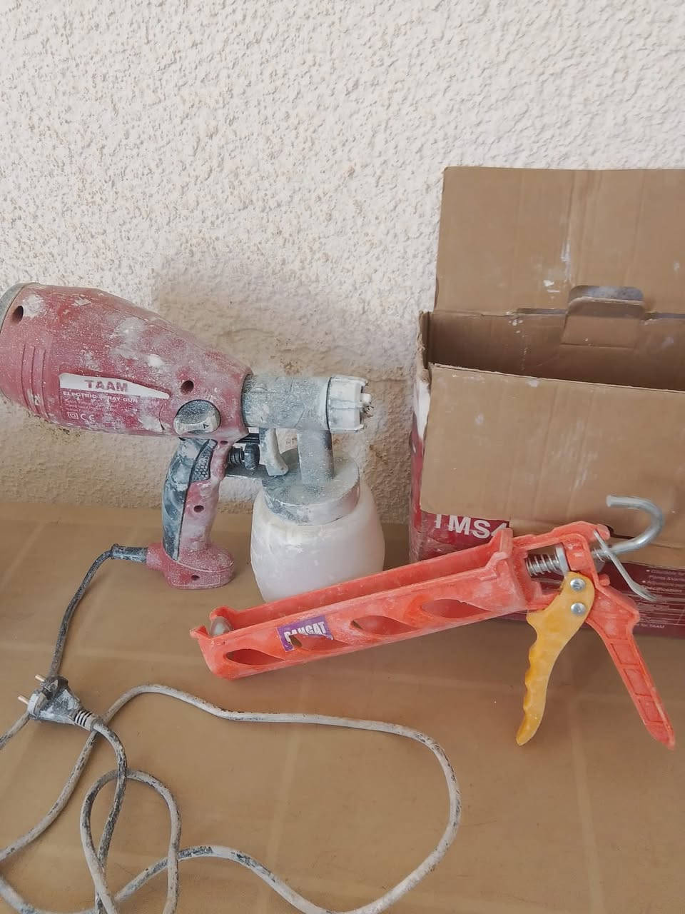 جلاية حائط وكمبريسر هواء صغير ودريل فتح وشد + بطارية احتياط ومسدس بوية كهربائي رش ومسدس سيلكون اصلي وبراد ماء مستعمل شغال وسنك حوض واحد للبيع مكاني الحسينية قرب المدرسة القومية اتصل بي واتساب ***********
