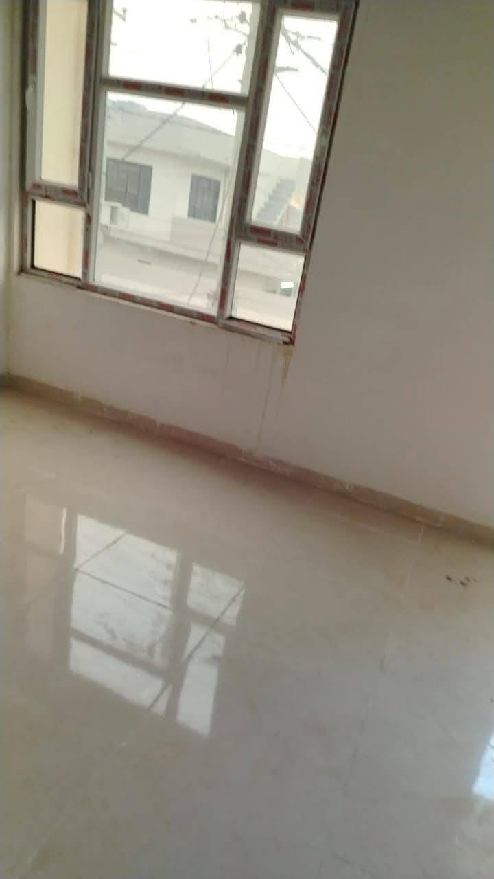 🏠 دار للـــــــبيـع 
في حي الاعلام  
______ قرب جامع القاسم __________

المساحــــــة // ١٠٠متر  #طابـــــو زهور 
الواجهـــــــــة // ٥ ونص    م

________________
🏗️🧱#الطابــــــــــــــق #الأرضـــــــــــــي
غرفـــــــــــة 1   وصالـــــــــــة وهـــــــــــول ومطبــــــــخ حـــــــــار وبــــــــــارد ومجـمـــــــــع صحيــــــــات ... وكراج سيارة  

🏗️🧱#الطابــــــــــــــق #الثانــــــــــــــــي
 ٢    ...  غرفه نوم وهول واستقبال وصحيات 
____________________
مواصفات الدار
نظام دكتات نظام كامرات  نظام دشات نظام خط وطني لكل  

منظومة كامرات 

_____________________
________________💲
السعــــــــــر   ع خاص 
________________💲
_____________________

#مكتـــــــــب
           🏗️🧱العباجي الاستثمارات العقاري  🧱🏗️
#الكائــــــــــن
  حي الزهور سيتدتي الجميله #مقابل جرزات كرم #أوالإتصال 
         *********** 📞☎️📞*********** 
                           ‏‪*********** 
_____________________________________________
