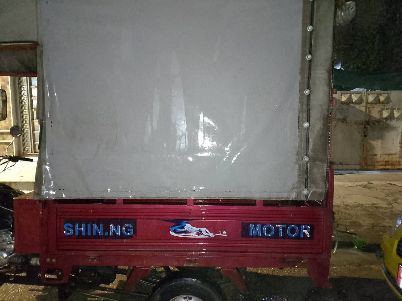 ستوته للبيع موديل 2020 رقم وسنويه محرك 25 مامفتوح ويرمنيه كلاها شغالا السعر مليونين 600 بيها مجال المكان موصل السير حي البكر *********** /// *********** الاتصال على رقم //// غير متواجد عل فيس
