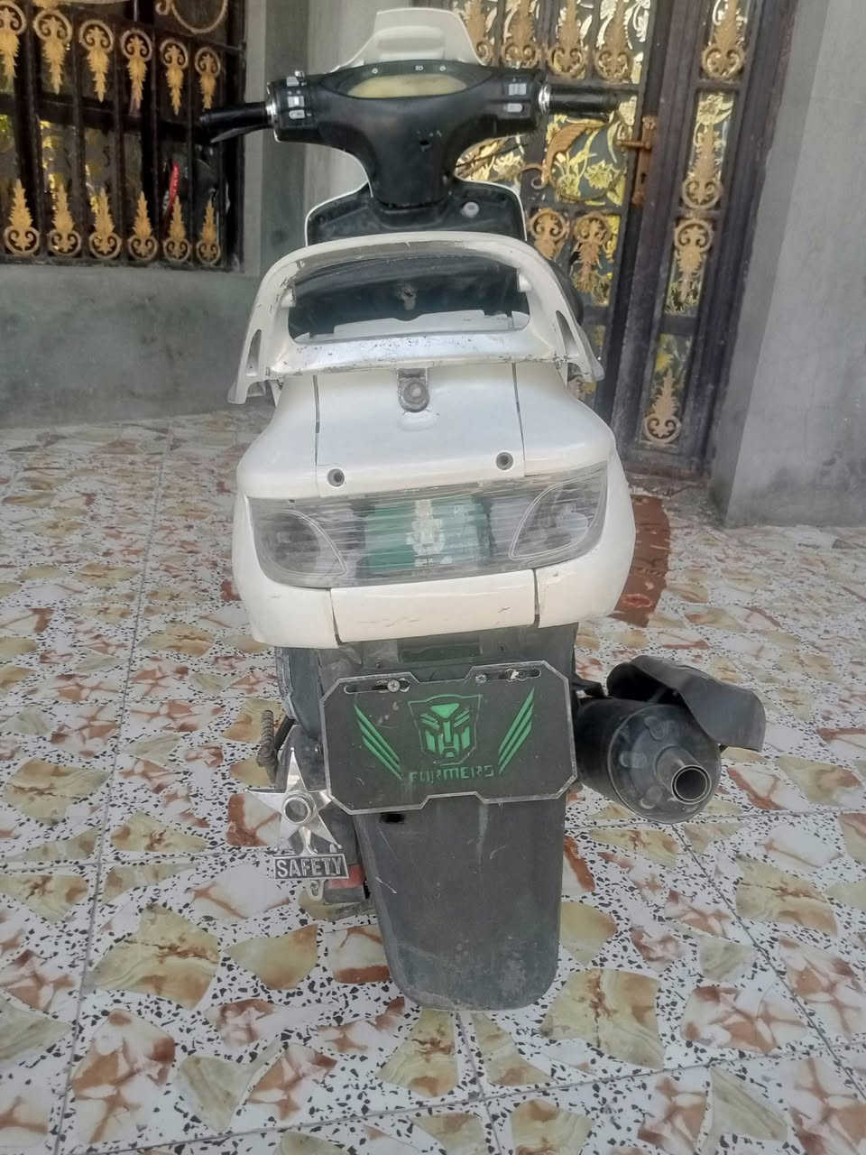 االسلام عليكم 
دراجه فراشه فحل للبيع الدراجه حلوه شلعه معدل اشك الكاع مكينه نضيفه مفتوحه مره وحده مزوده تزويد بسيط صالنصه رياضي FM كامله كهربائية سلف وهندر نكره بك لايت وكلوب امامي شغال ابيعك عله الفحص تجي شوف سعر 400وبيه ومجال حك الجيه مكان دوانيه قضاء المهناويه فيس فاتح


**إذا كنت صاحب هذا الإعلان وتريد حذفه لأي سبب، رجاءا أرسل رسالة إلى الدعم الفني**