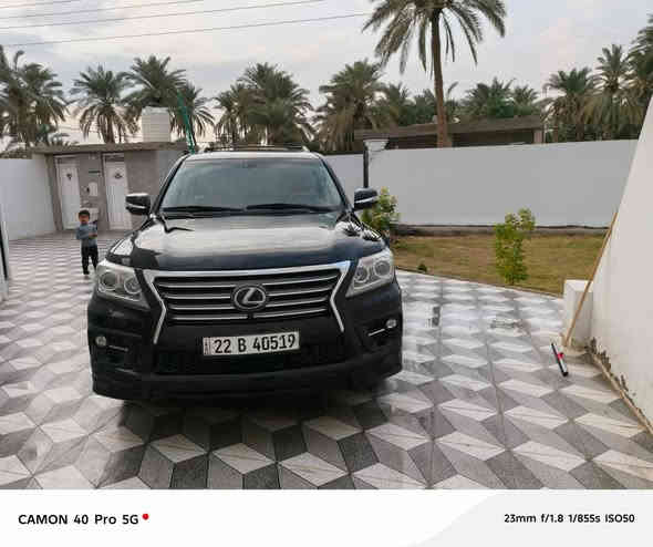 السلام عليكم 
لكزز 2012لون اسود 
Lx570 spoRt
محرك 5700
فول الفول
جكات 
3شاشات 
وضعيات قياده 
4كامرات 
رادار 
6بصمات 
جنطه شفط 
7راكب 
كشنات كهرباء 
وباقي مواصفات الكزز
السياره كفاله 
ماشيه 190الف حقيقي
 ***********
***********
السعر 370وبيهه مجال 
العنوان الديوانية غماس
