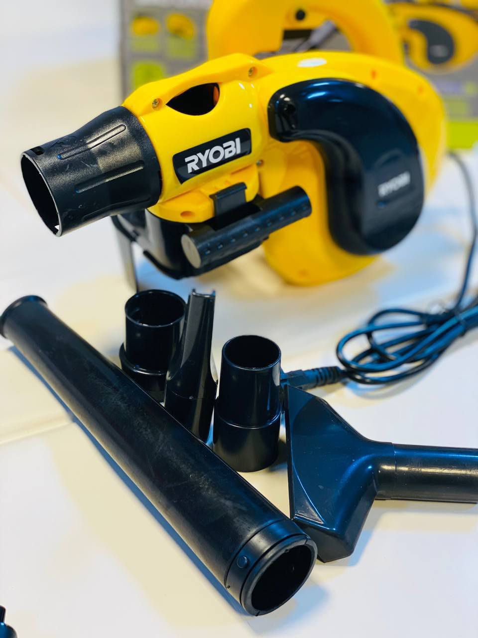 منفاخ هو بلور كهربائي سحب ودفع ألاول عالميآ 💪

✔️ بلور و محول مكنسة كهربائية 
✔️ حجم كبير 
✔️ يعمل بنضامين دفع وسحب
✔️ يمتاز بقوة سحب عالية جدآ
✔️ يمتاز بقوة دفع عالية جدآ للهواء
✔️ يعمل على الكهرباء مباشرة
✔️ عالي الطاقة 850 واط 
✔️ سحب ودفع قوي جدآ جدآ ✔️
✔️ ملف نحاس خالص 💯 + ملحقات من البلاستيك 💯 
✔️ صوت هادئ  
✔️ قوة دفع الهواء 14 متر 
✔️ سعة جمع الغبار والأتربة 2 لتر
✔️ نوعية أصلية درجة أولى  
✔️ نوعية ممتازة الأصلي صناعة أستراليا 🇦🇺🇦🇺

🚘 يوجد خدمة توصيل لجميع محافظات العراق


**إذا كنت صاحب هذا الإعلان وتريد حذفه لأي سبب، رجاءا أرسل رسالة إلى الدعم الفني**