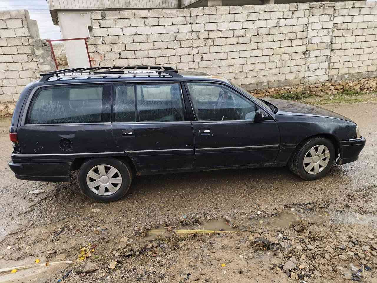 اوبل اوميكي موديل 92 سنويه خضرة صاحبها الشرعي موجود تريد وكالة تريد تحويل مكينه وكير   شرط صدر وطخم شرط رقم اخضر نينوى السعر 17 وبيها مجال العنوان الكسك رقم التلفون *********** معاها كابون شرط
