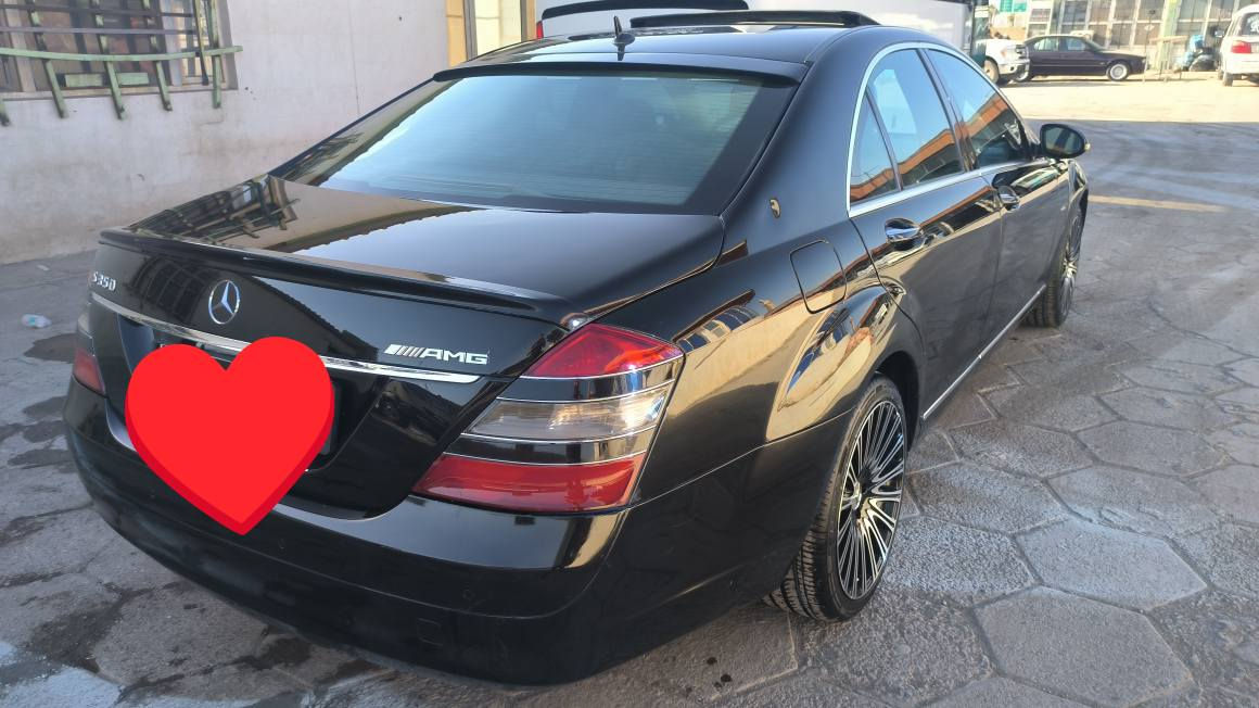 کوردی 
ماشاآلله له ماڵی هه موو لایه ک 
مارسیدس ئێس کڵاس S350 V6 مه رغوب 2008
مه کینه ی نه کراوه ته وه به شه رت 
گێڕ 3 مۆدی لێخوڕین sport.manuel.auto به شه رت 
کوشن جلد وهیته ر و خه سن 3 مۆدی 25جوڵه و مه ساج 
ئاوێنه کاره بای و هیته رو خه وتن 
6 سیدی بیلاد ئمپریڤایه ر بیلاد مه زبوت JBL
به رزو نزم ده کات مه زبوت 
په رده 
4 تایه و ویلی نوێ 
سنوق شه فت 
گێچ ئه لکترۆنی 
ڕه قه م کرکوک به شه رتی ئه وه لیات سه نه وی عاجه 
هه موو گیانی وه ک شه ریکه ماوه ته وه 
کامل سێرڤسی بۆکراوه 
کامل ئه وروپایه بۆ جوانی بێ لێدران یه ک چه کوشی پێوه نیه 
کێ ویستی له خزمه تیام.   گۆڕینه وه یان فرۆشتن
***********
عربی 
مارسیدس ئێس کڵاس 2008
محرک 350 V6 مزبوت بشرت 
کهره بایات مزبوت 
بدون ضرب بدون حادسة كامل صبغ لجمالية أوروپا
ترجيلاة مزبوت ئيمبري فاير jbl
ئاوينات كهرباي هيته ر 
كوشناة كهرباي هيتر 25 حركة 
کامل مضبوت سياره سيرفزات كامل مزبوت 
رقم كركوك بشرت أوليات 
*********** السليمانية, العراق
