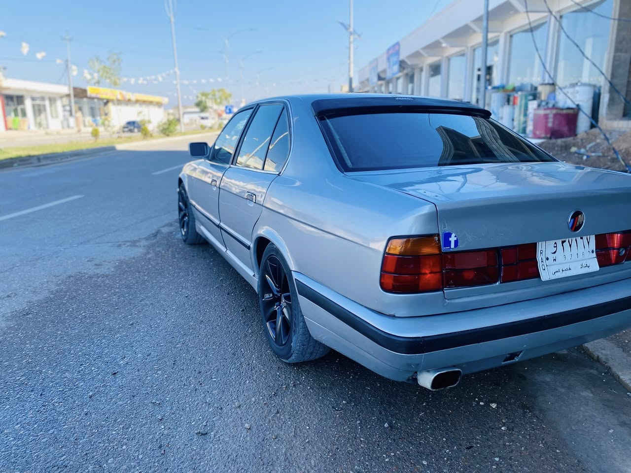 السلام عليكم بيم 525
موديل 91

كير محرك صدري كفاله
صبغ جماليه
تخم تاير جدد 
تبريد 
رقم بغداد مشروع وطني 
تحويل مباشر 
المكان بغداد 
السعر 55 بيه مجال
***********
***********
