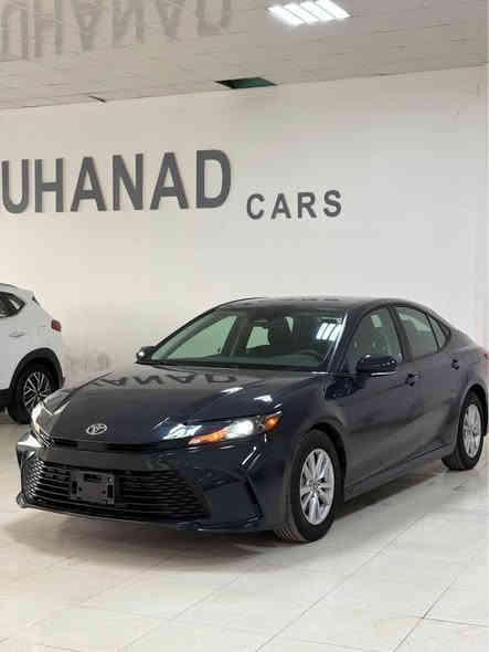 Toyota Camry  | تویوتا کامری
.
مودێل: 2025
.
رەنگ: سمنتی
.
مواصفات: LE + HEV  
.
محرك: 2.5L + Hybrid 
.
مایل 15000 mile
.
سیارە هەیکەل بێ سبغە ✅
بەس هەردوو دعامی سبغن
ئیرباگ سیستەم
.
رقم شاصی:
(4T1DAACKXSU117383)
.
سعر: 235$ و مجال.
.
(***********)    کورەک + واتساب.
.
زاخو - معرض ( مهندکارس) زاخو
