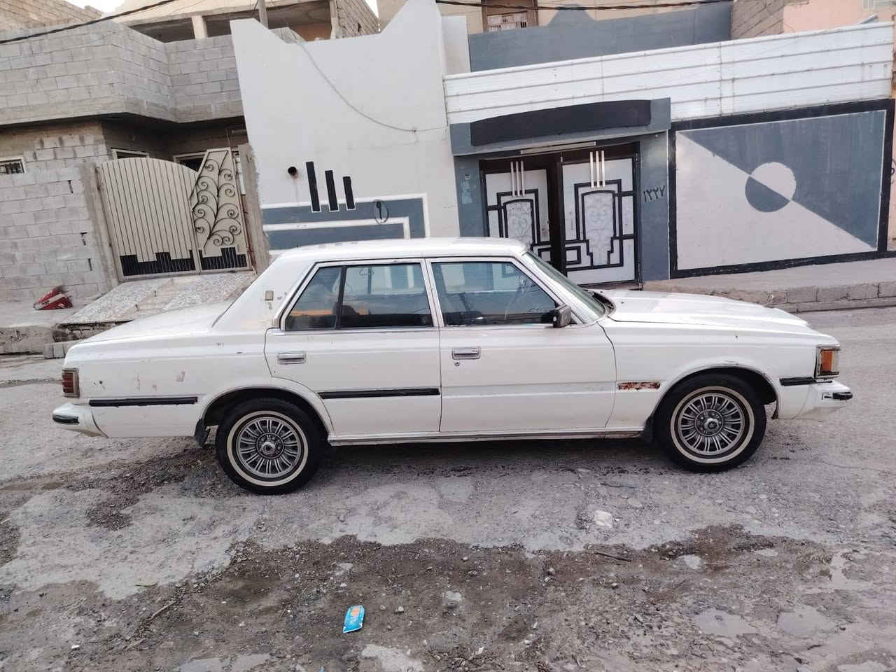 سوبر موديل 83 رقم دولي جديد  بسمي شرط التحويل كابون بانزين ماستر بيها محرك معمر رايمن كير شرط تواير خط ابيض جدد طخم نضيف وايرامنيه شغاله مصبوغه عام بسبب الهزه السعر 32 بيه مجال بسيط العنوان الاصلاح الزراعي المثلث الرقم ***********كورك *********** اسيا شراي تعال مباشر ودلل
