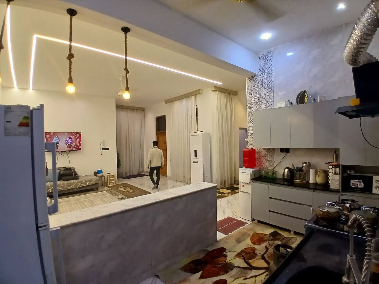 سلام عليكم دار للبيع كوت حي الحكيم قرب الكورنيش طابو زراعي سند 25 مرقم من قبل البلديه مساحه 200 م بناء طابوق يتكون من غرفتين نوم مطبخ استقبال هول صحيات داخليه وخارجيه السعر 83وبي مجال لشراي لستفسار مراجع دلالية حسن البيضاني ***********1
