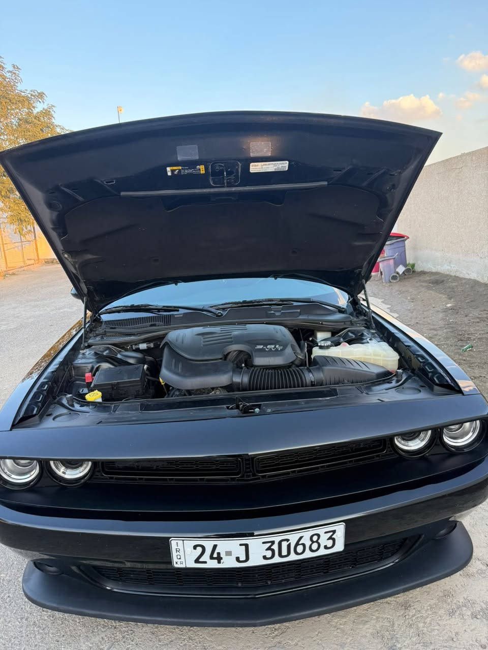 السلام عليكم 
تشالنجر 2023GT للبيع
ماشيه 60الف كيلو فقط 
وبيها باج تضليل السياره حلوه 
سياره مابيها اي نقص 
دواخل شاصي كله مكفول
رقم الشاصي موجود بلمنشور
وسونار هم بلمنشور
كير محرك مكفولات شرط الفحص 
سياره رقم دهوك بأسمي 
تحويل مباشر 
حادثها جاملق خلفي فقط بدون دواخل وشبر بارد فوق قبق البانزين غير ذني ماكووو
السعر:228وبيها مجال بسيط  
العنوان الرمادي حصيبه الشرقيه 
الهاتف:***********
