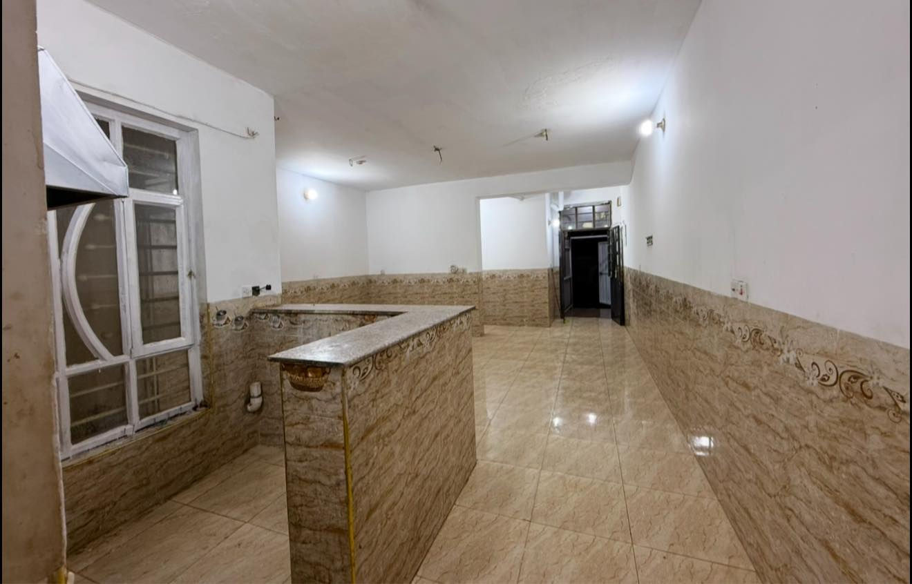 للإيجار 🛑
سلام عليكم.شقه طابق ارضي ديلوكس لإيجار  غرفه  نوم وصاله وخدامات الغزاليه شارع البداله العام مجاور ملعب ابو أوس الخماسي السعر ٤٥٠ الف 
للاستفسار . ***********
