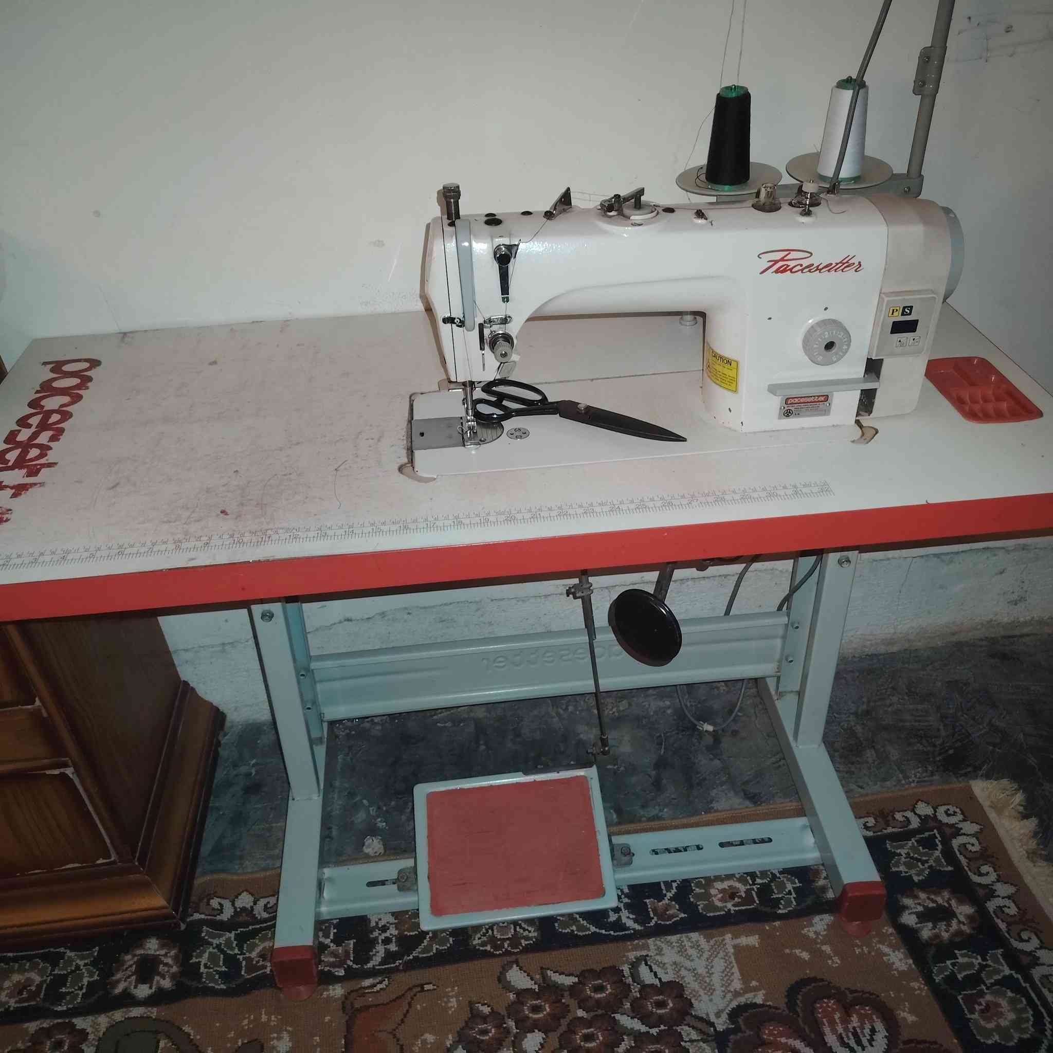 سلام وعليكم مكينه خياطه صنع ياباني نضيفه السعر 270 بيه مجال قليل مكان بغداد اليوسفيه  ارقم هاتف ***********
