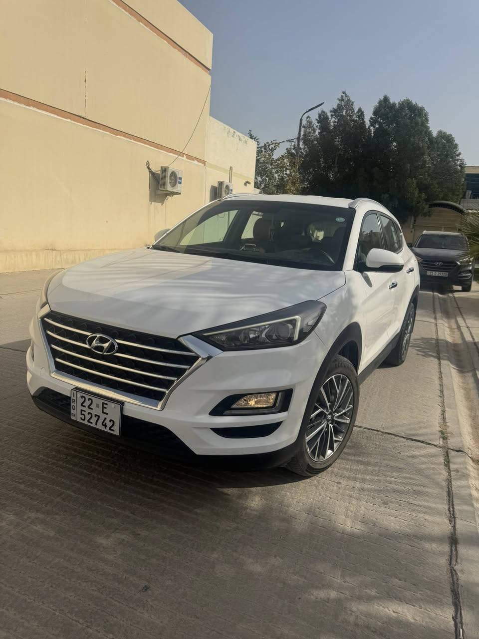 السلام عليكم
توسان 2019خليجي مكفولة من الضربة والصبغ   فقط بارد كير محرك كفالة سياره على وضع شركة تخم تاير جديد 5 ويل 

المواصفات 

حساس خلفي /كاميرا / تحكمات فول /  مري شفط / خمسة 

ويلكب / قطعتين تبريد / كشاف امامي خلفي

/ لد امامي خلفي/ مري شفط / ثلاث انضمة قيادة 

مواصفاتها معروفة وكالة الكاصد 

السيارة جديدة وجاهزة 

مكاني محافظة النجف

رقمه اربيل جديد  

سعره 195 وبيه مجال 

وهذا رقمي / ‏‪***********

***********
