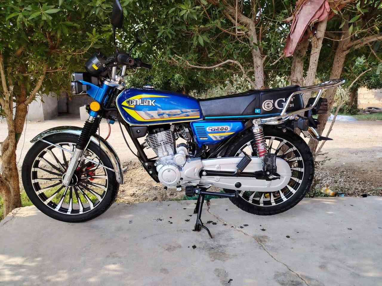 السلام عليكم للبيع دراجه سيفان موديل 2025 دراجه جديده بعدهي زيرو محرك 200CC دشبول شاشه عرض فيديو شكل جديد محرك مكفول كهربائيات كله شغاله بصمه تشغيل عن بعد أوراق اصوليه كارتونيه ومنفيس مامكمركه بدون كمرك ماتترقم السعر 850 وبيه مجال للطيبين المكان بغداد المدائن سلمان باك الاستفسار أكثر الاتصال على الرقم *********** ولي ماعاجبه السعر لا يعلق ويكسر بحلال العالم
