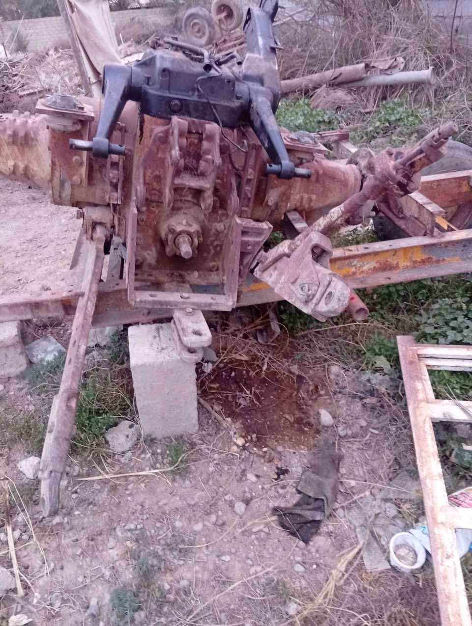 للبيع هيدروليك واكسل صفحتين التفاصيل على الاتصال ***********
المكان ديالى
