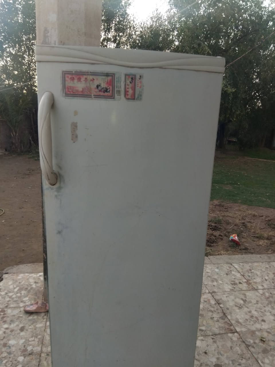 ثلاجه عشتار قديمه نضيفه وحلوة وسعرها مناسب عايزه غاز 
*********** طريق  النجف كربله
